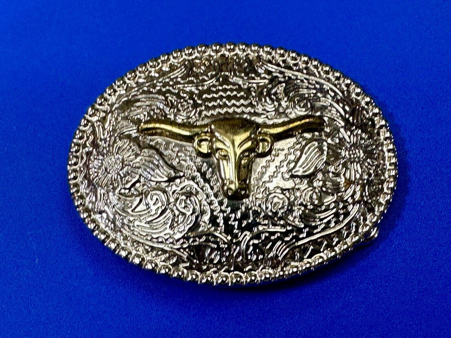 The Longhorn cow steer - cowboys cowgirls western two color oval belt buckle