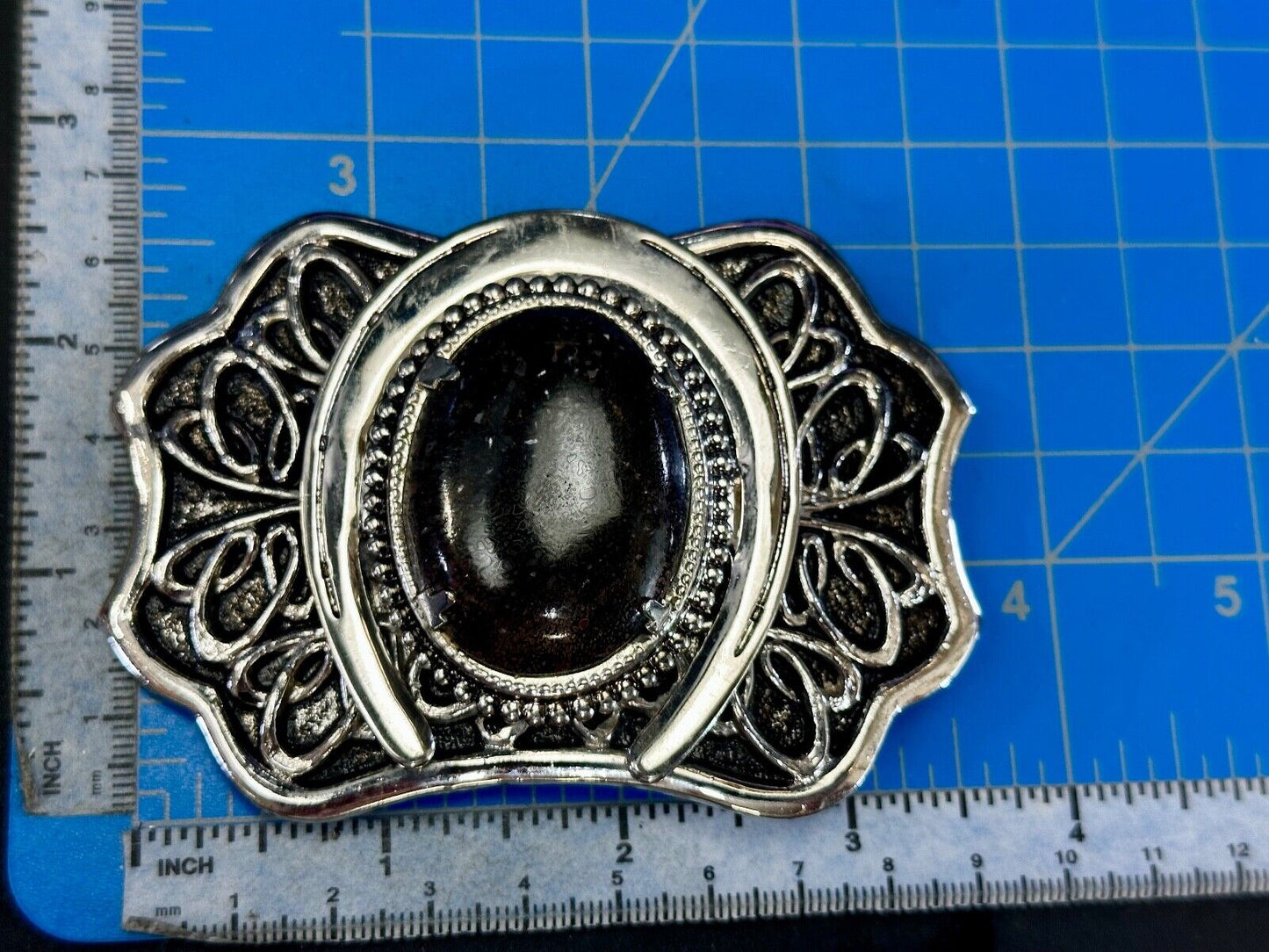 Beautiful Black Detailed cabochon cab stone centerpiece on horseshoe belt buckle