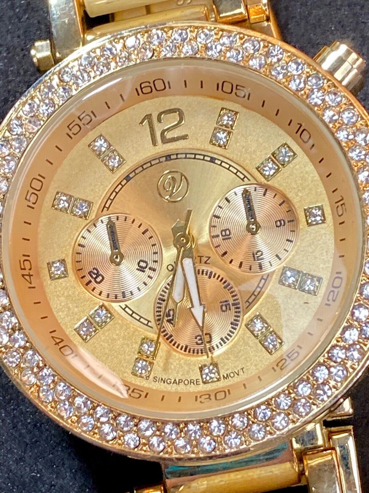 Beautiful Gold Tone Women's Watch 16781 A - Working Well