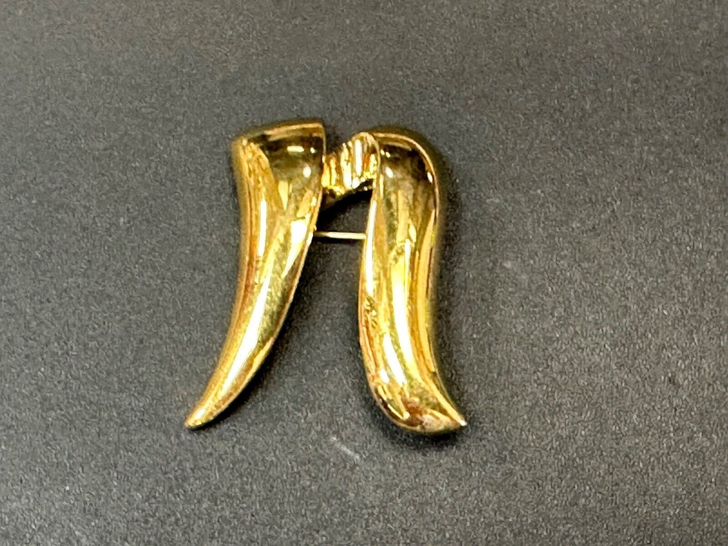 Abstract vintage Monet signed gold tone brooch pin