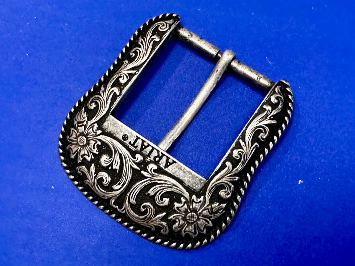 Ariat 2007 Ranger Style Detailed Flower Swirl Rope Outlined Belt Buckle