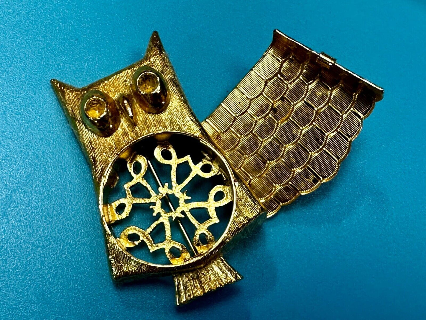 Beautiful Owl Perfume Glace Gold Tone Brooch Pin Signed by Avon