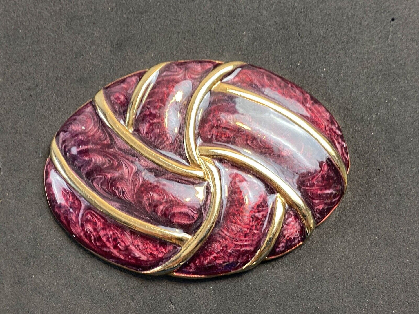 Vintage 80'S Red gold tone Scarf Belt enamel Clip signed Day-Lor