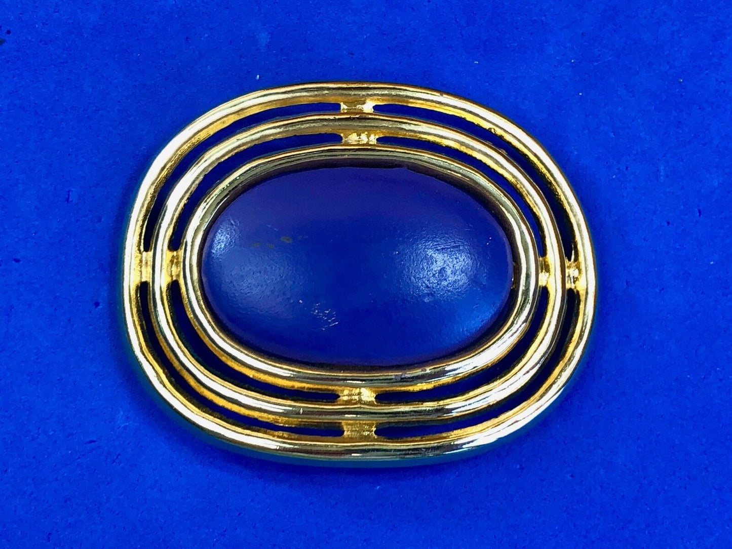 Vintage Belt scarf Clip buckle unknown signature - gold tone rings, blue center