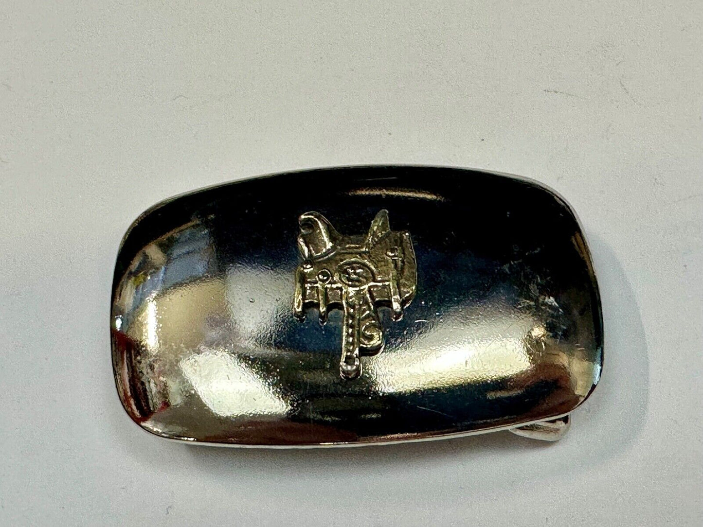 Beautiful two tone Horse Saddle on reflective western belt buckle