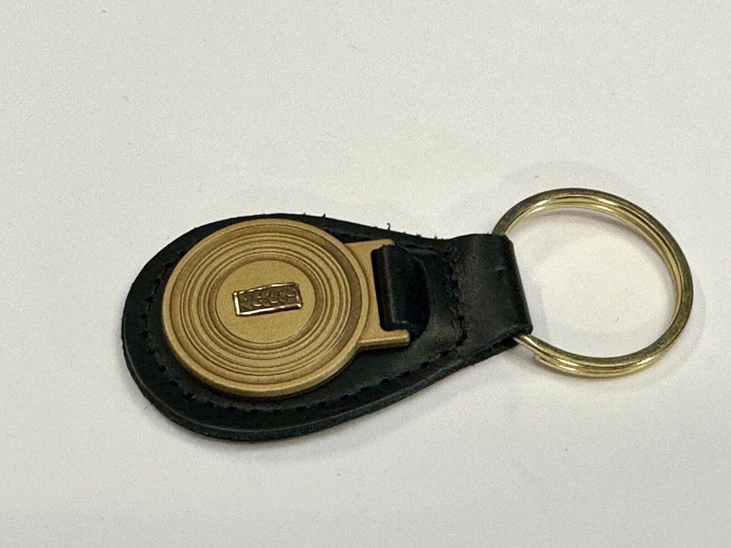 unknown to me! Leaf emblem logo gold tone Keychain - Key Fob Ring Chain
