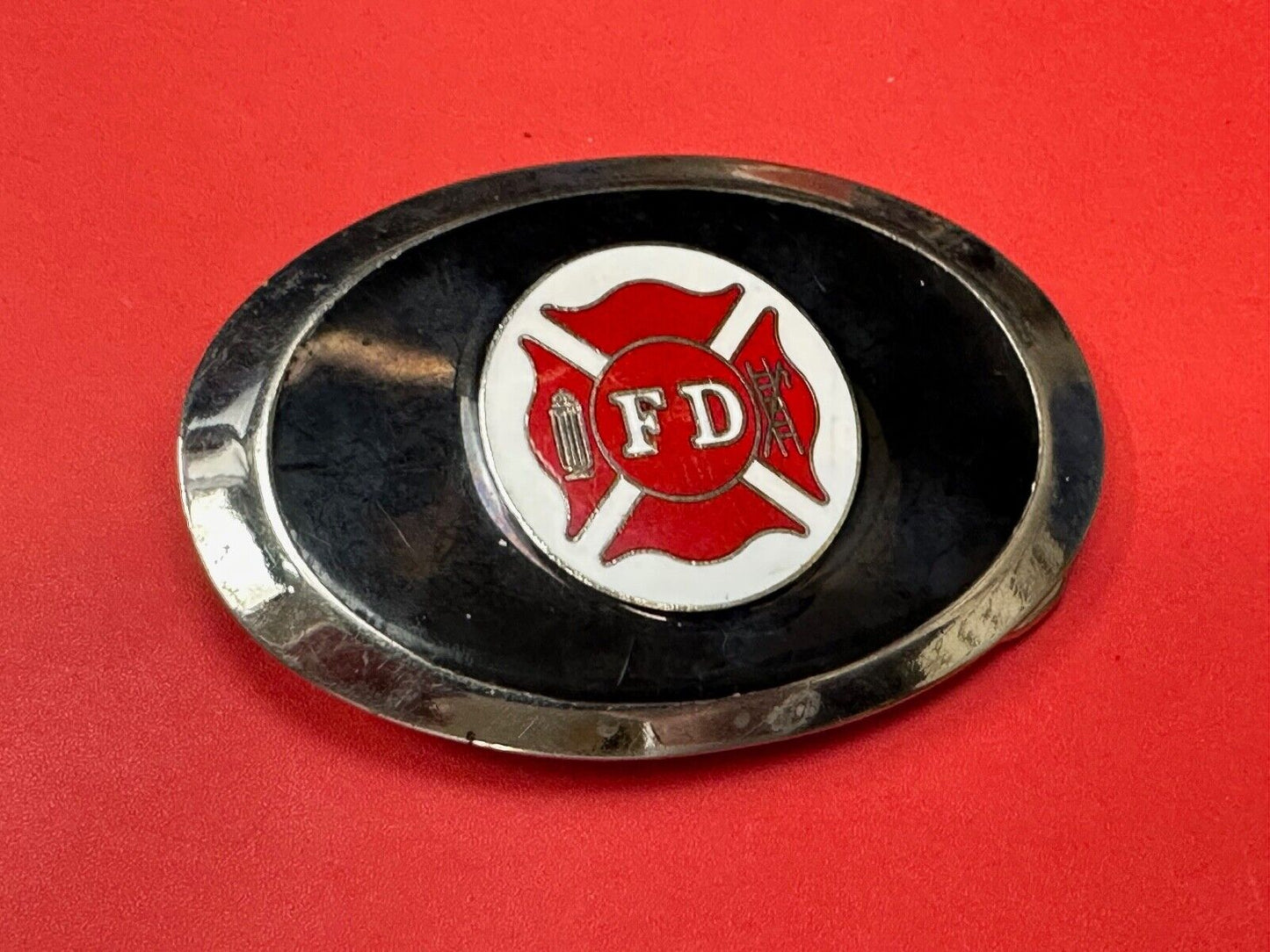 Vintage Fire Firefighter FD Hydrant Axe Ladder Black & Red Oval belt buckle