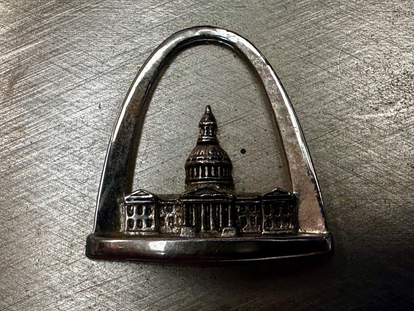 The Gateway Arch St. Louis Missouri Mo Monument Museum Commemorative Belt Buckle