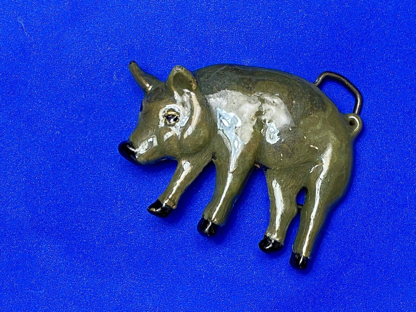 Adorable Pig Hog on the farm cutout swine animal belt buckle