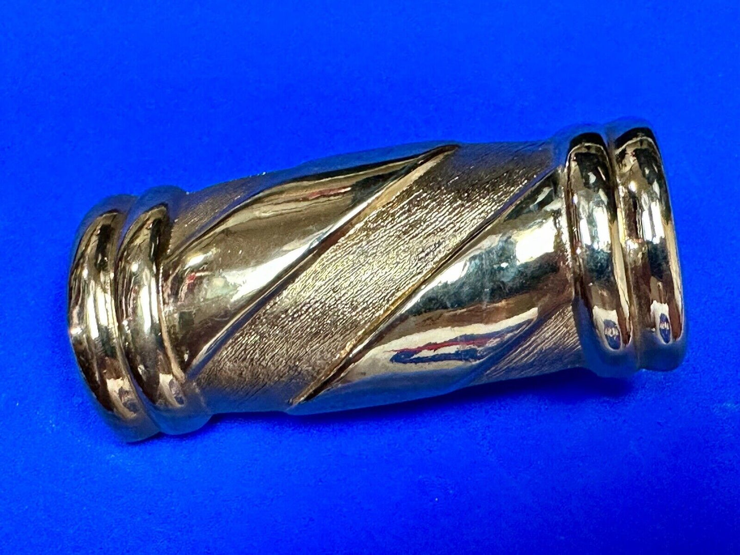 Vintage Apple accessories of NY gold tone tube shape belt buckle
