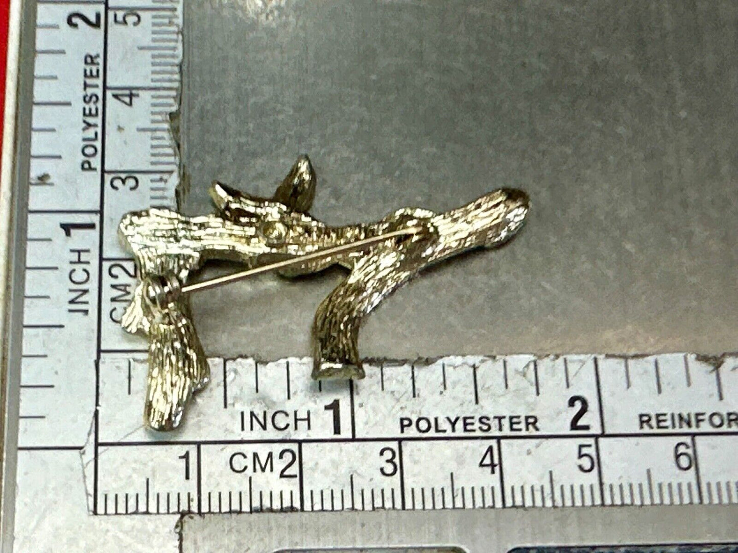 BAMBOO TWIG LETTER INITIAL " F " VINTAGE SARAH COVENTRY GOLDTONE BROOCH PIN