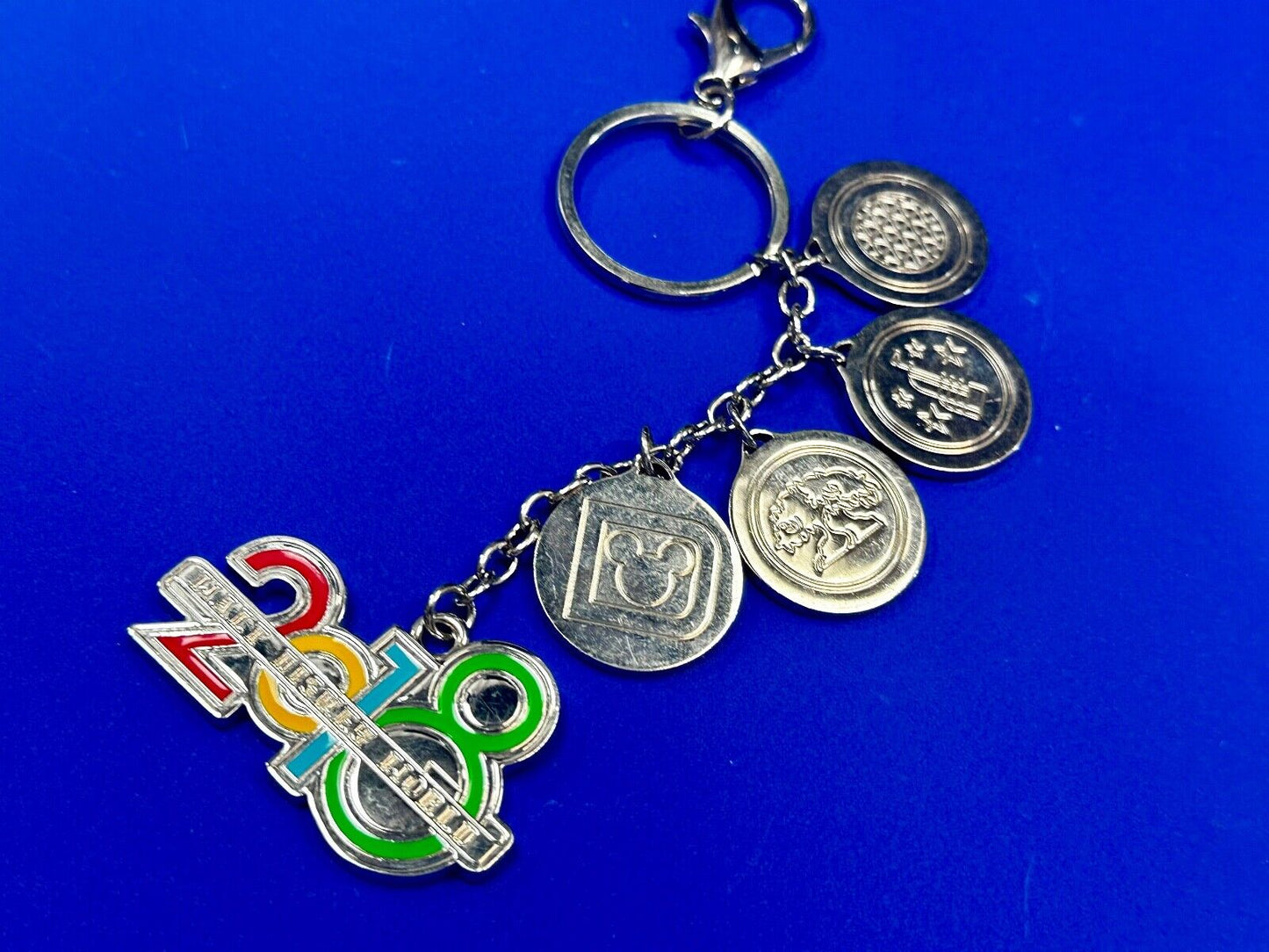 2018 Walt Disney World Souvenir Charm Keychain - Key Ring Chain