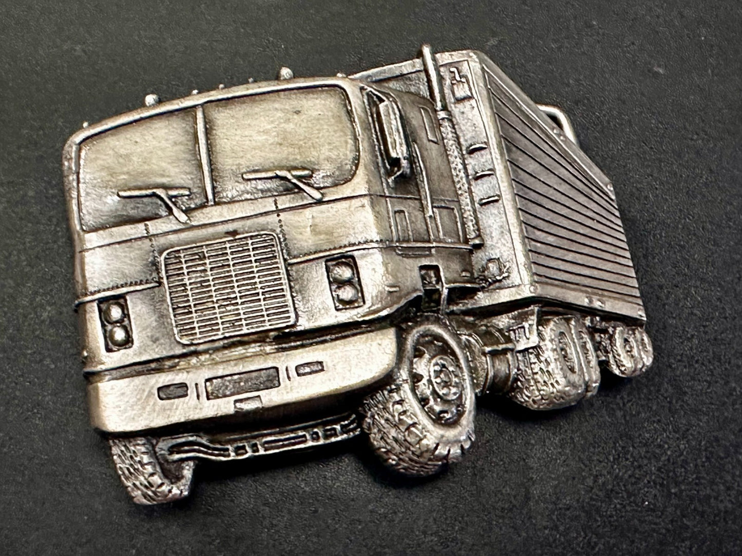 Vintage 1980 Semi Truck Long Haulers Drivers Trucker Indiana Metal Belt Buckle