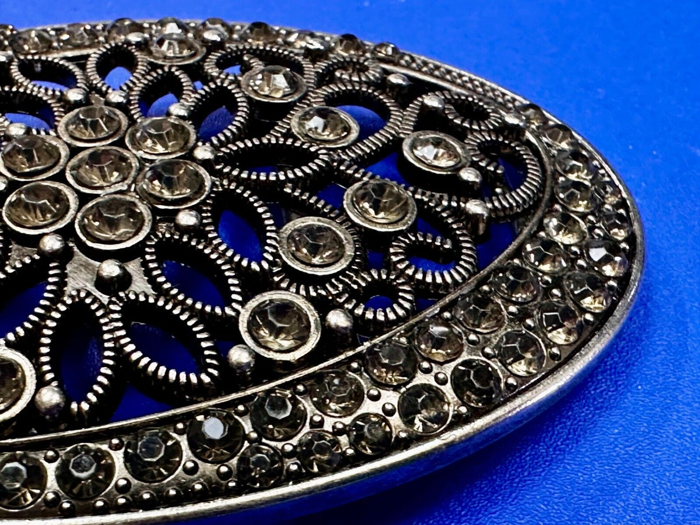 Beautiful Victorian Style Flower See Through Rhinestone Accented Belt Buckle