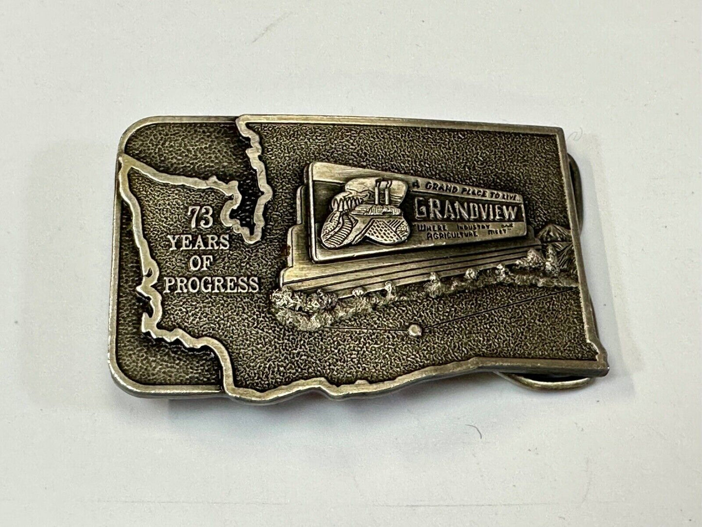 Vintage 1981 Grandview Oregon - A grand place to live - Lions Club belt buckle
