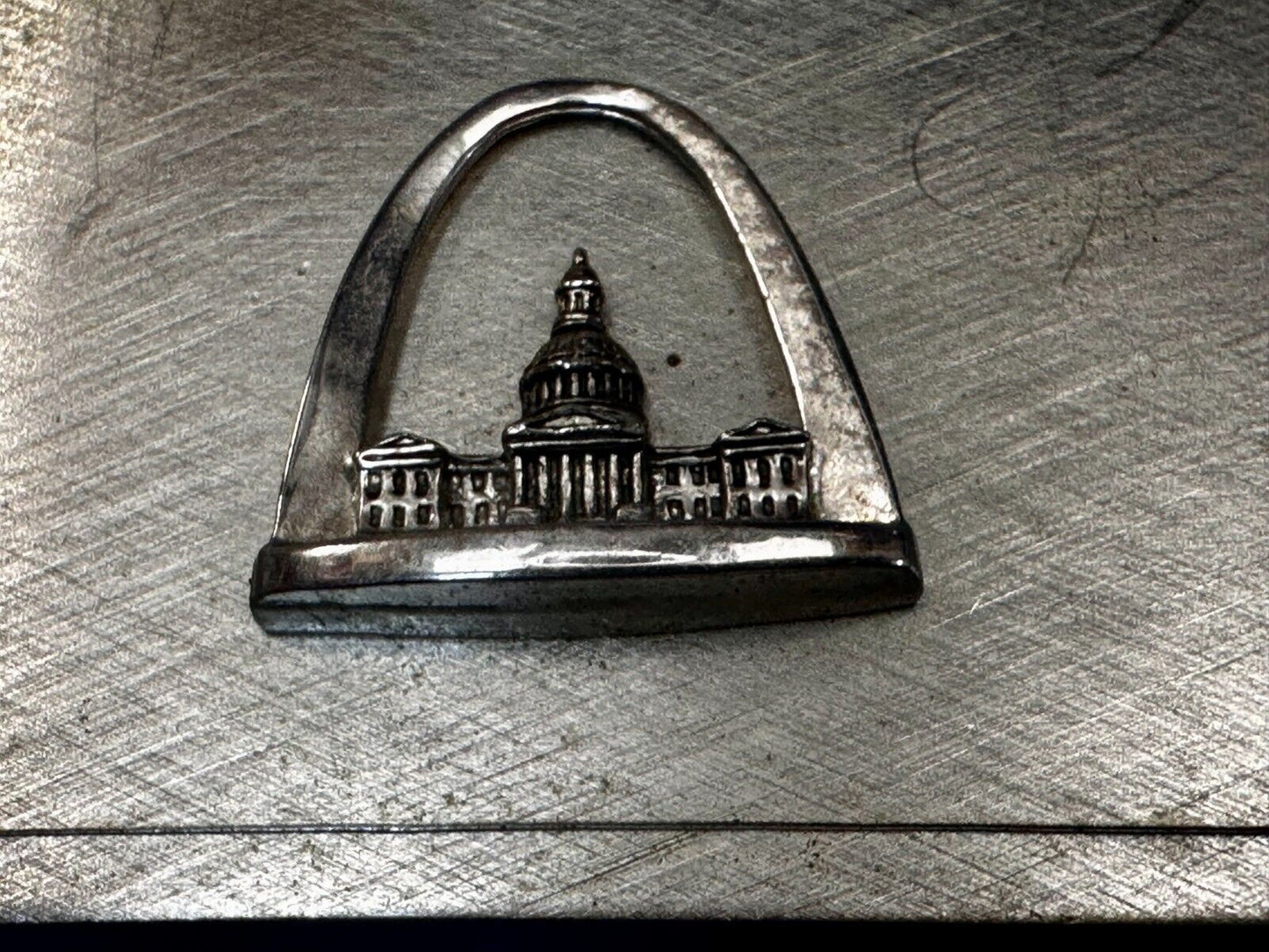 The Gateway Arch St. Louis Missouri Mo Monument Museum Commemorative Belt Buckle