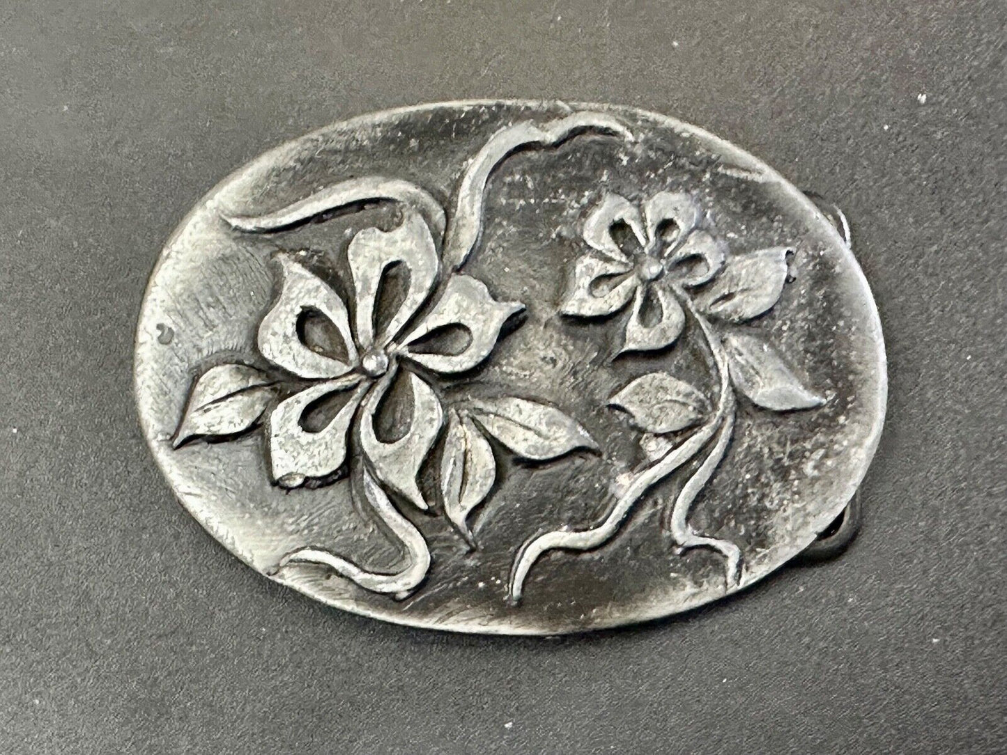 Artisan Pewter? Flower theme belt buckle - Beautiful and unique!