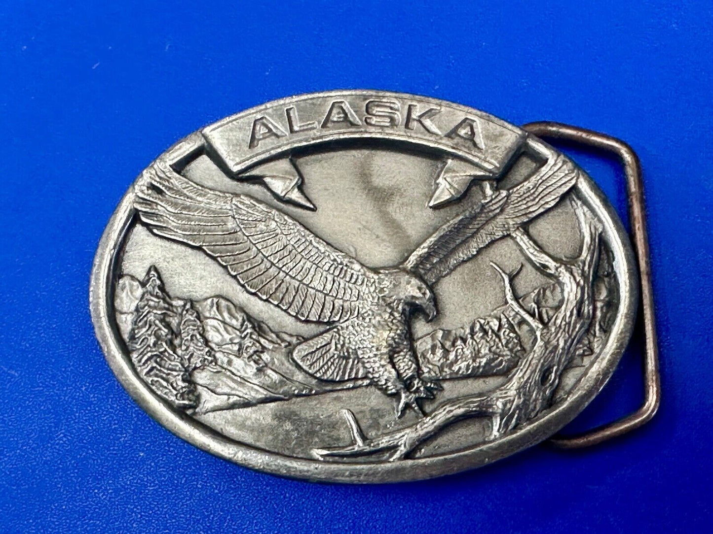 Alaska Eagle - Patriotic Flying Hunting Bird wings wide K66 Siskiyou belt buckle