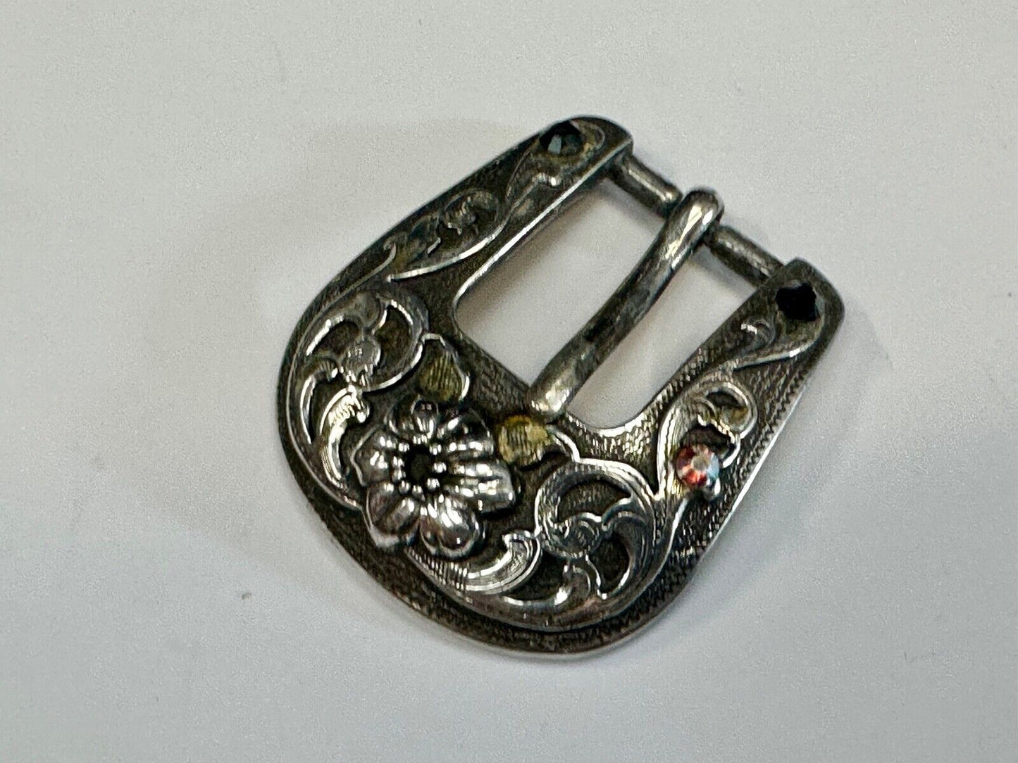 2" wide, silver tone ranger style cowgirls belt buckle