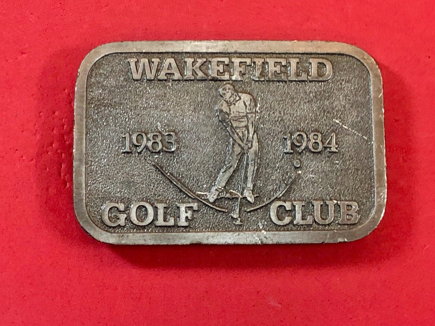 Vintage 1984 - WAKEFIELD golf country club belt buckle