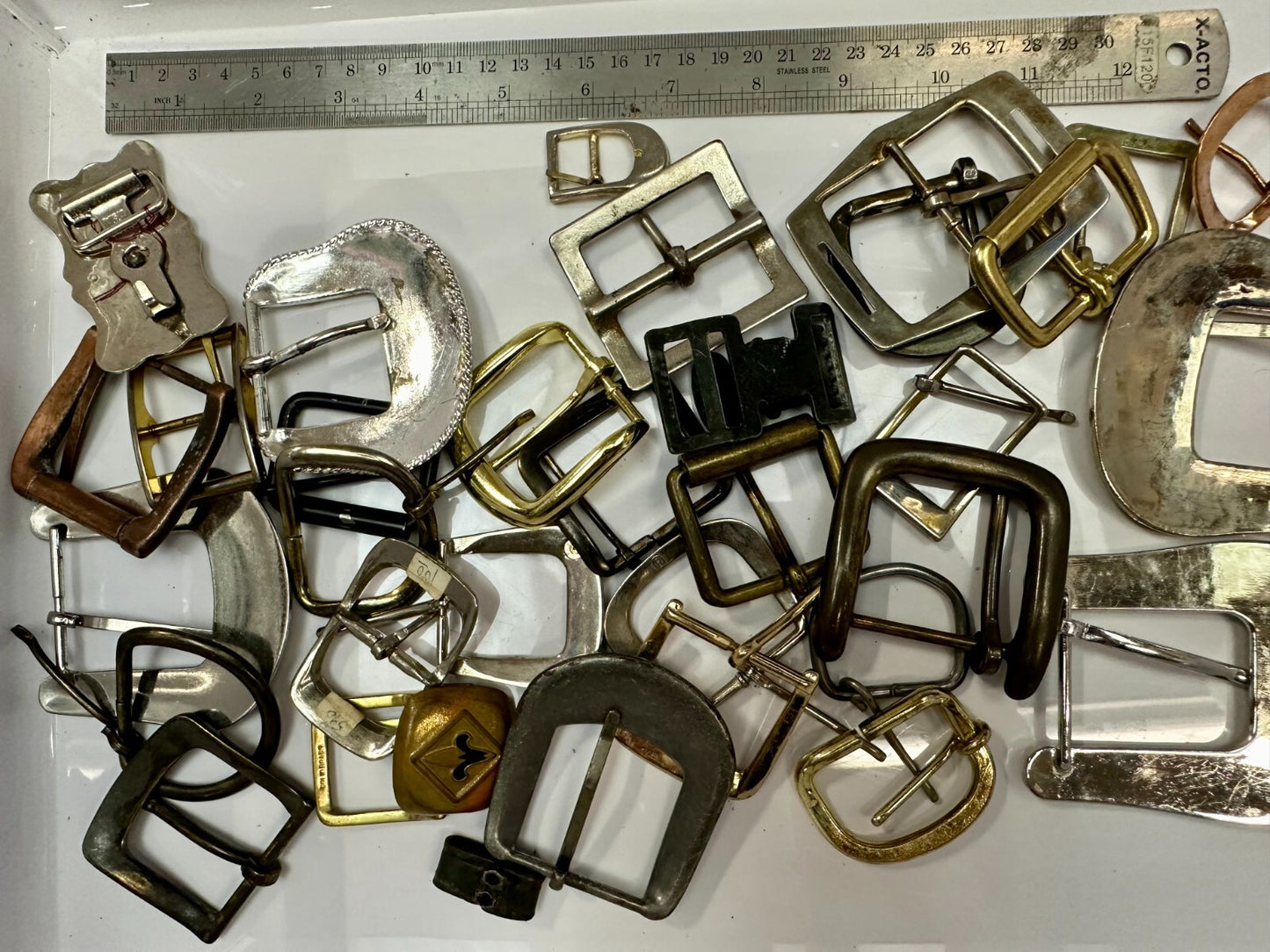 33 Piece Mixed Lot, Grab Bag - Resale Gifts! Vintage & Modern Belt Buckles