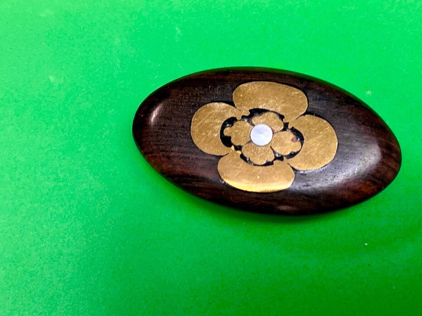 Vintage 1980 inlaid wood flower artisan - solid brass QUALITY belt buckle