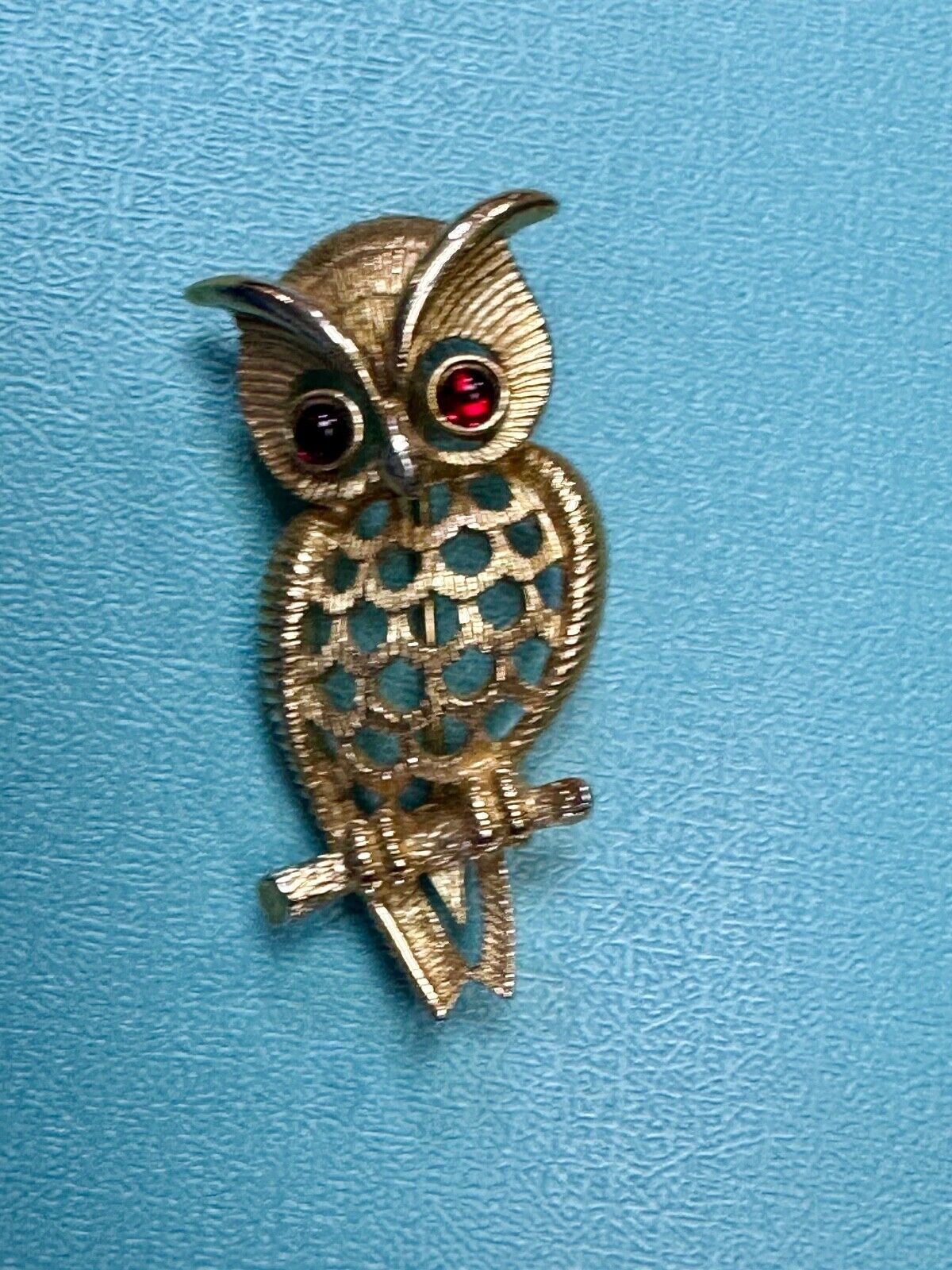 Avon Perched Owl Brooch Gold Tone Red Eyed Owl Pin