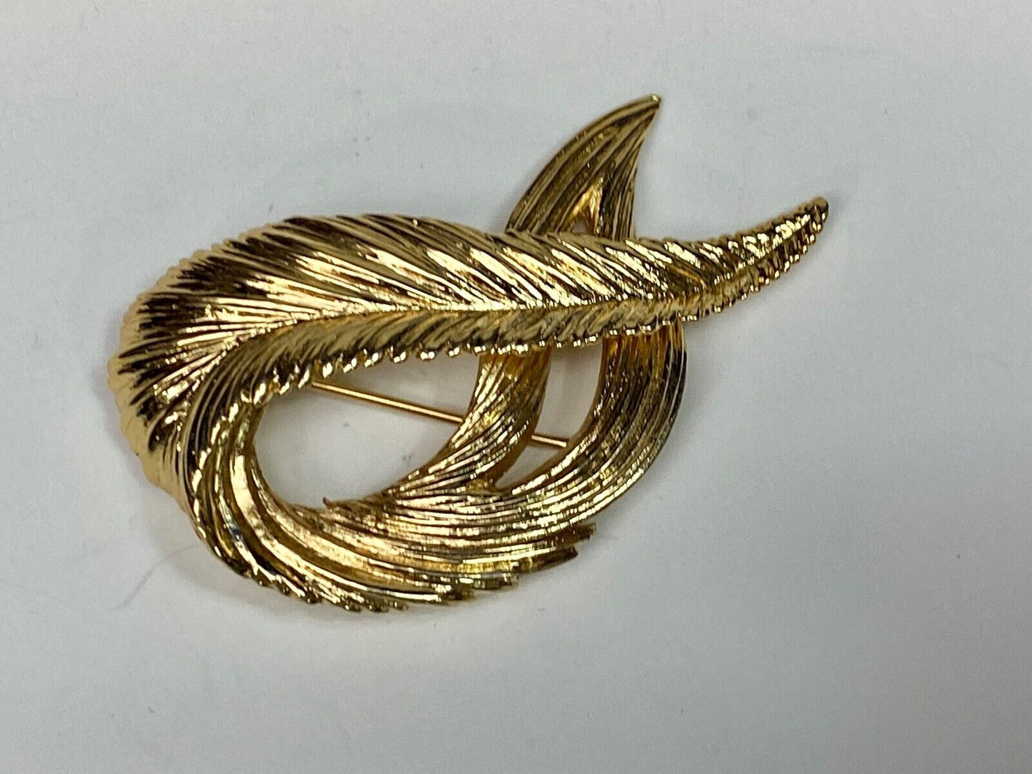 Swirl Feather Pattern Gold Tone Brooch Pin By Monet