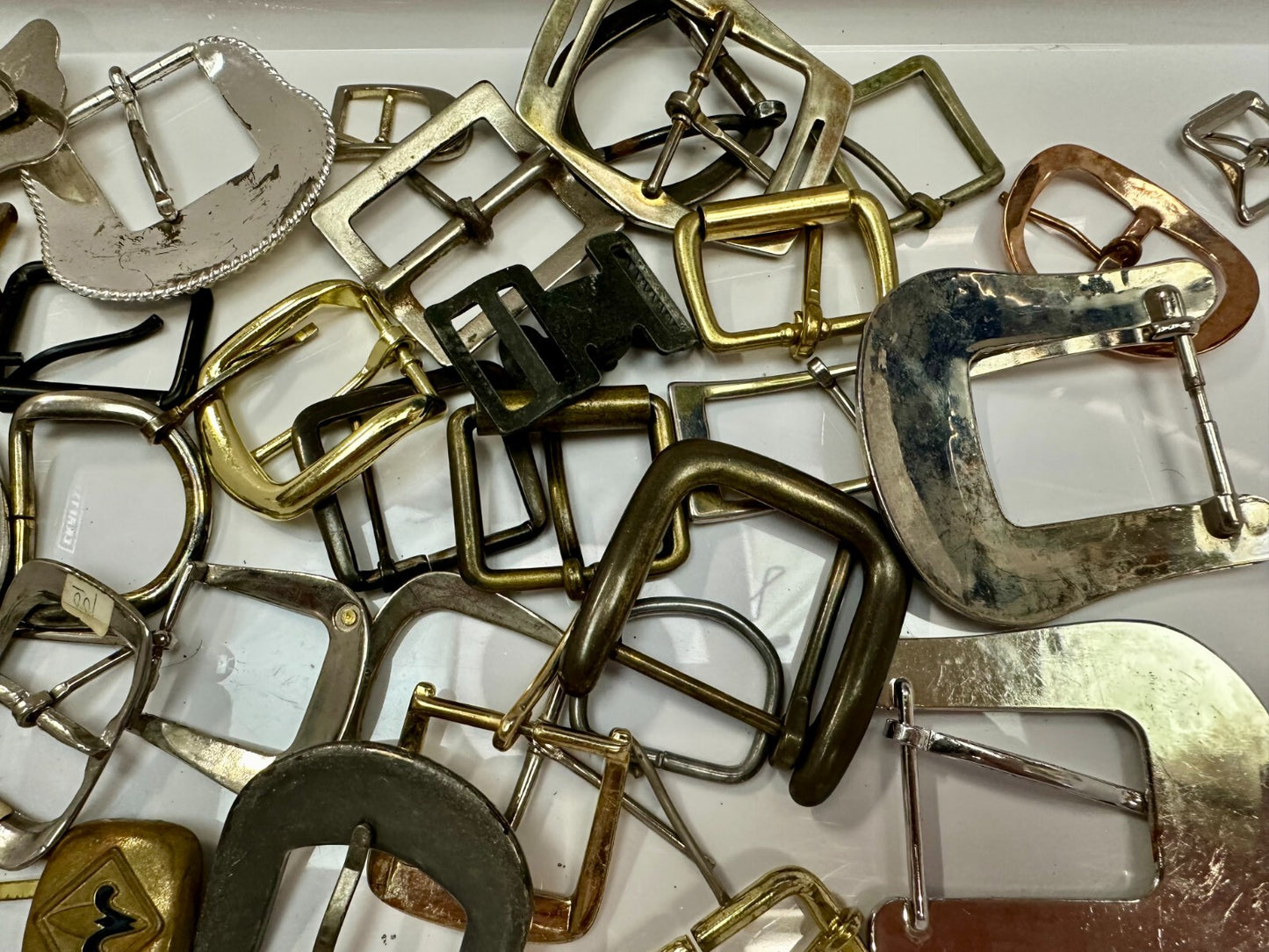 33 Piece Mixed Lot, Grab Bag - Resale Gifts! Vintage & Modern Belt Buckles