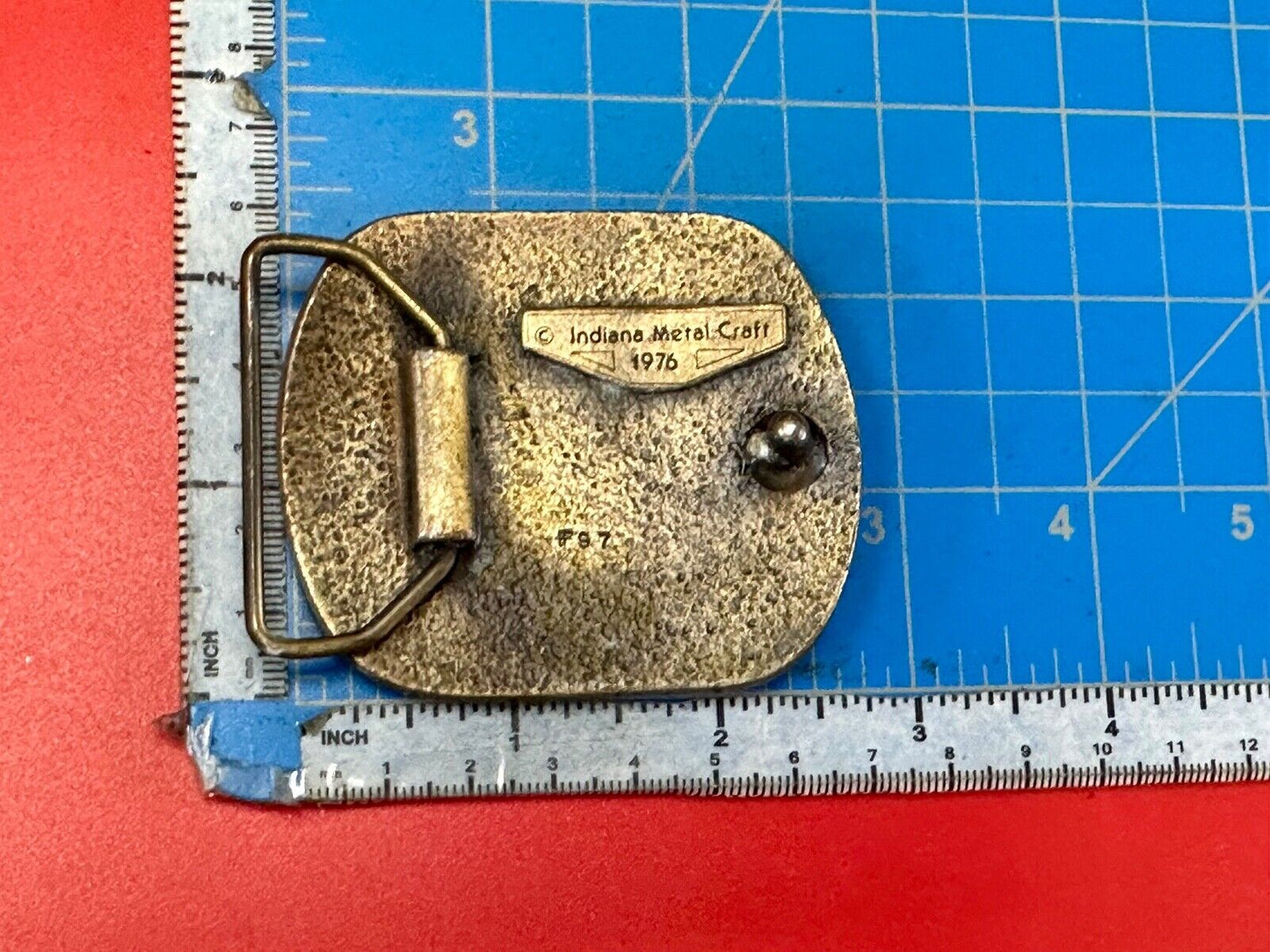 Black Bear with Cub learning to Fish vintage Indiana Metal Craft belt buckle