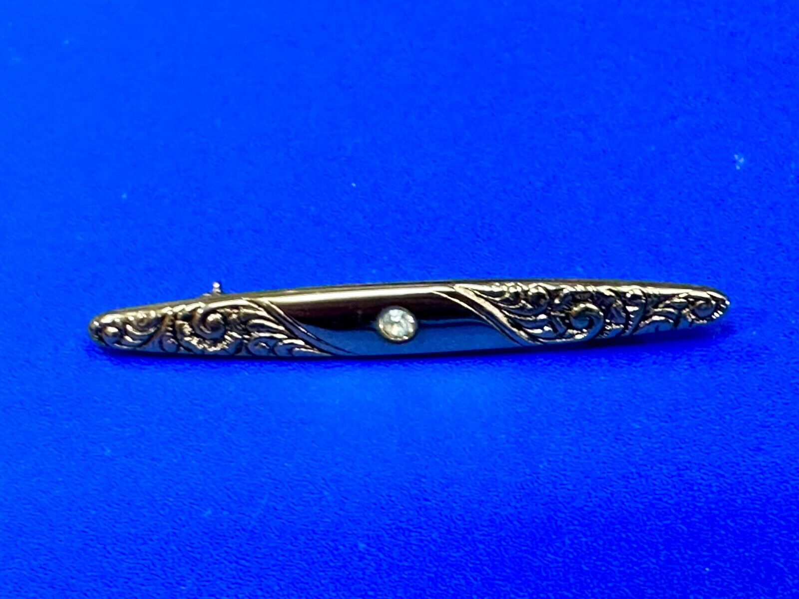 vintage Avon signed gold tone brooch pin