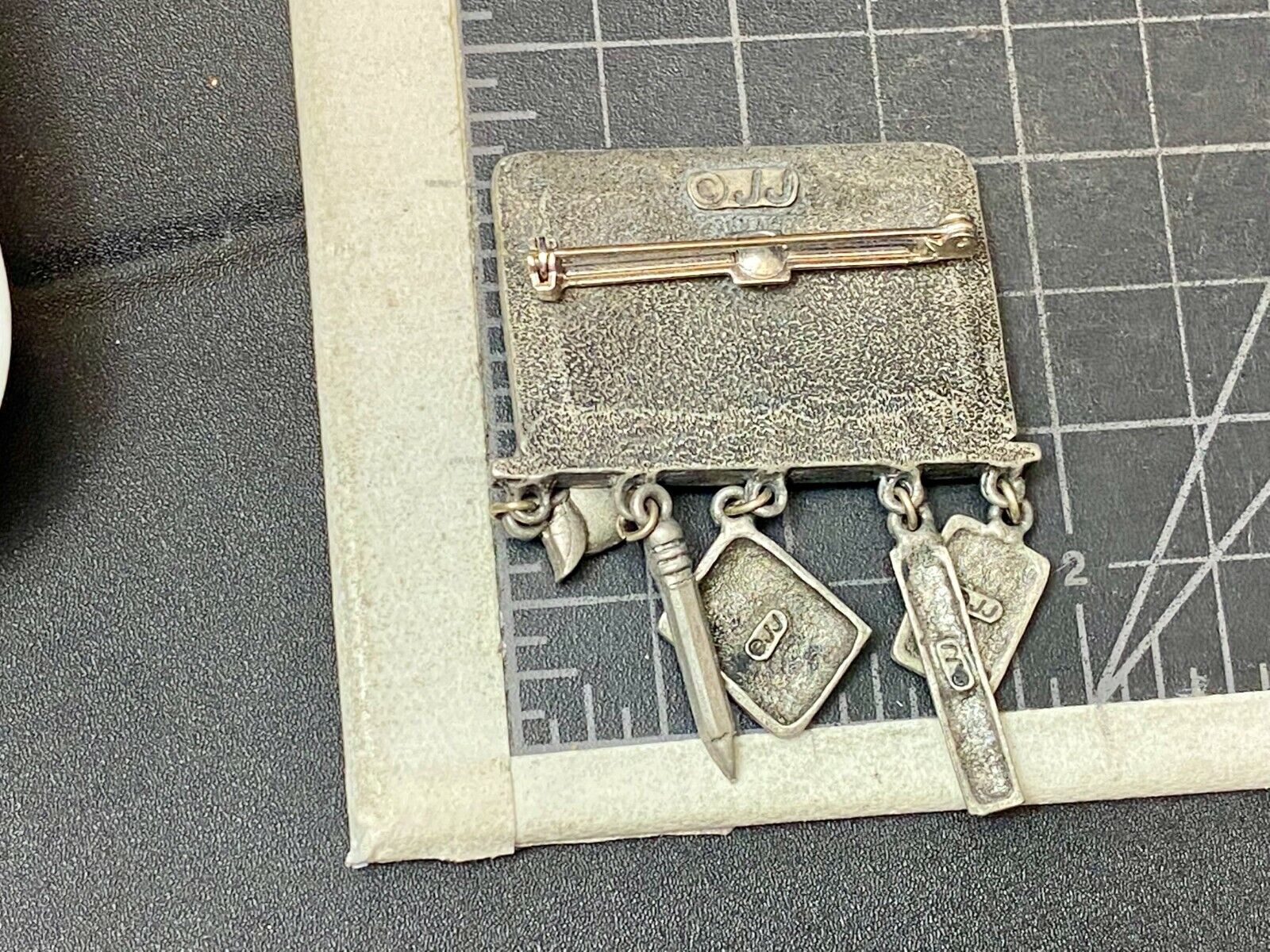 VINTAGE *J.J.*PEWTER MATH TEACHER CHALKBOARD BROOCH PIN W/THEMED FIGURAL DANGLES