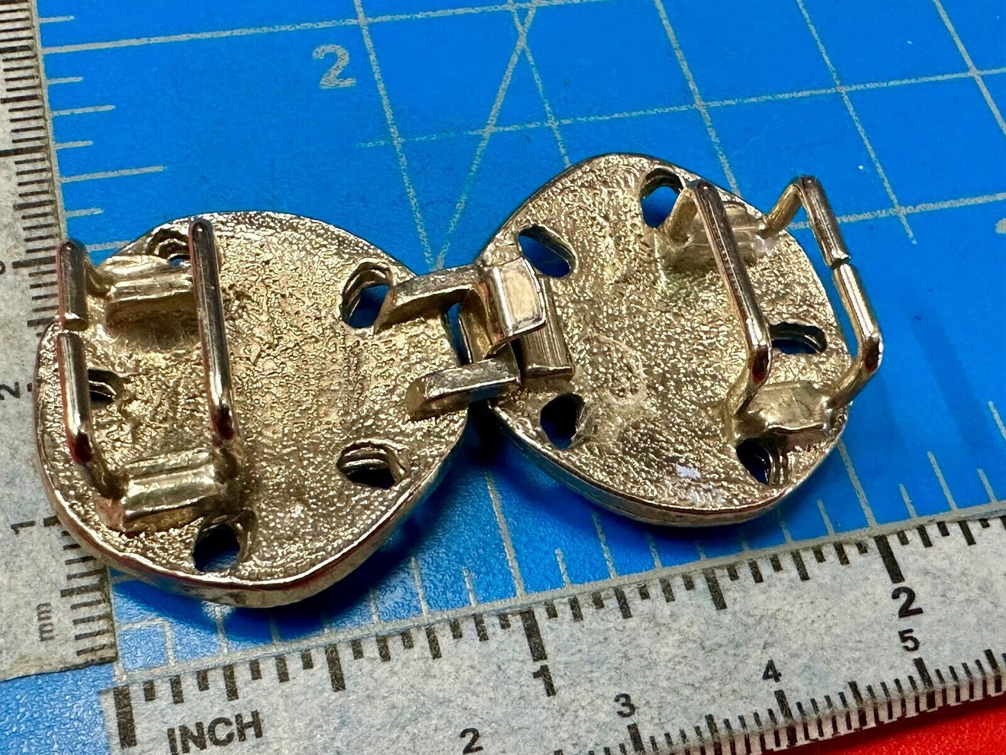 2" Sand Dollars - Vintage Two-piece interlocking gold tone belt buckle