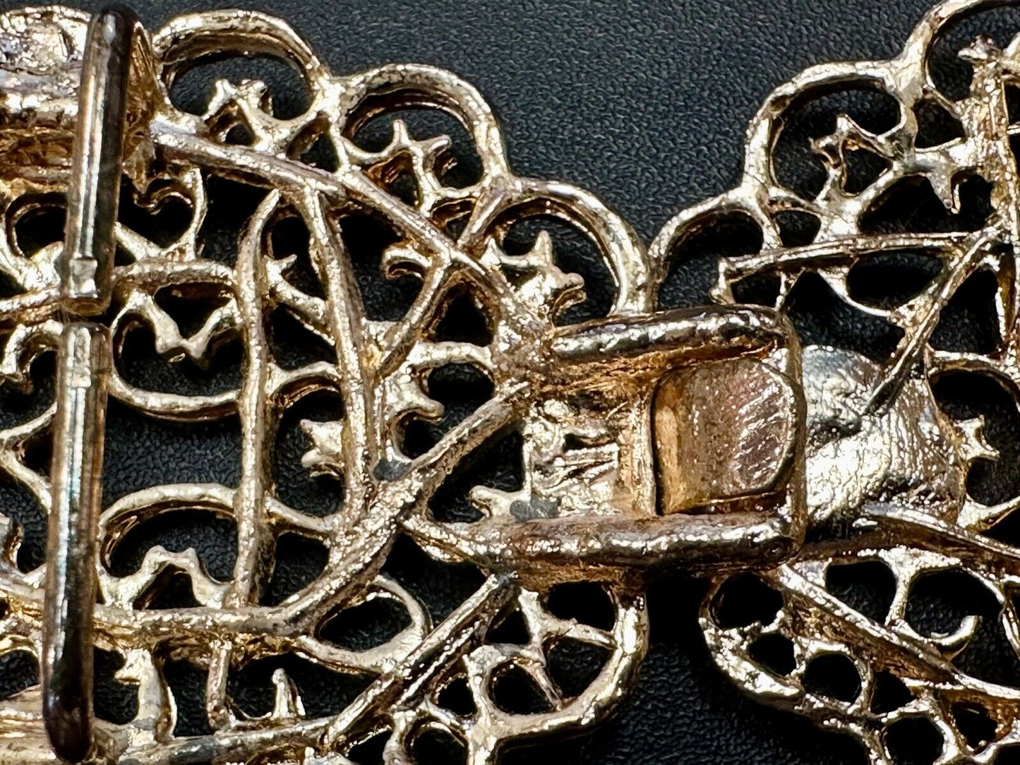 2 Pc interlocking Ribbon Filigree Open Cut-Out Gold Tone Small Belt Buckle