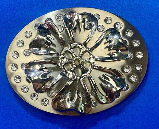 Beautiful reflective silver tone raised FLOWER theme belt buckle w/ Rhinestone's