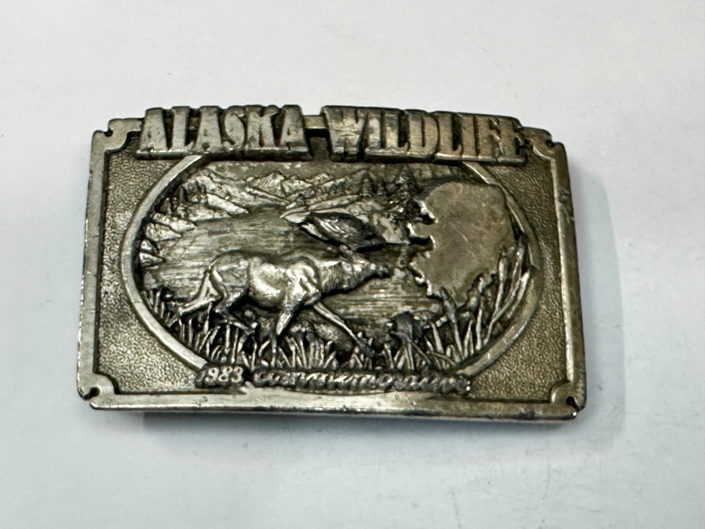 ALASKA WILDLIFE Animal Mountain Scene 1983 Commemorative Siskiyou Belt Buckle