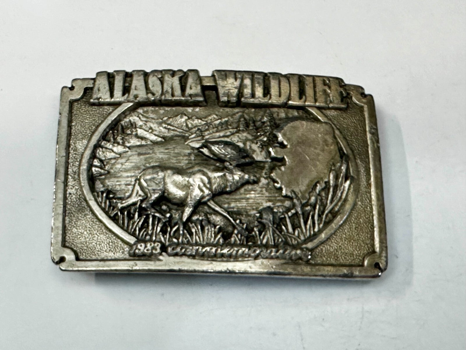 ALASKA WILDLIFE Animal Mountain Scene 1983 Commemorative Siskiyou Belt Buckle