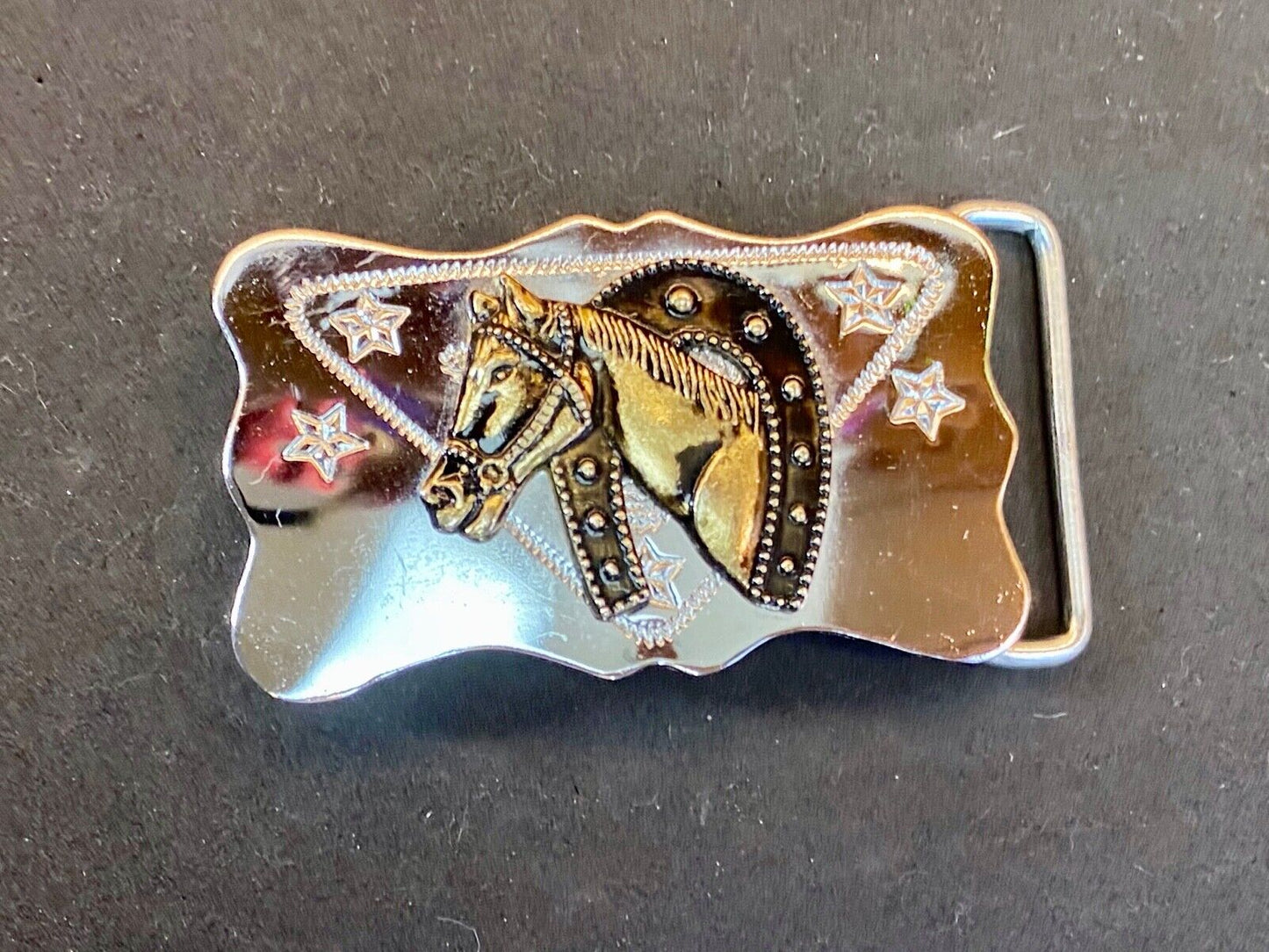 Horse Head Through Lucky Horse Shoe On Mirrored Mixed Metal Belt Buckle 