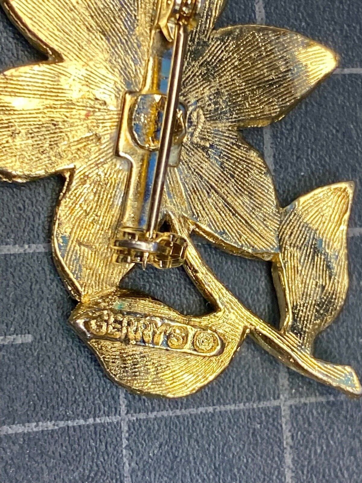 Vintage Gerry's Textured figural Flower Brooch Pin Goldtone Brooch