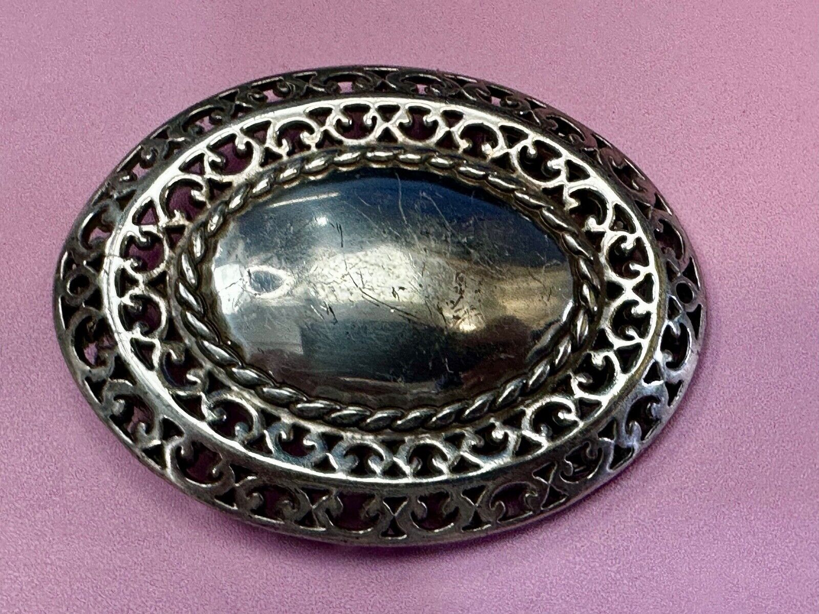 Unique silver color see through oval ornate Belt Buckle
