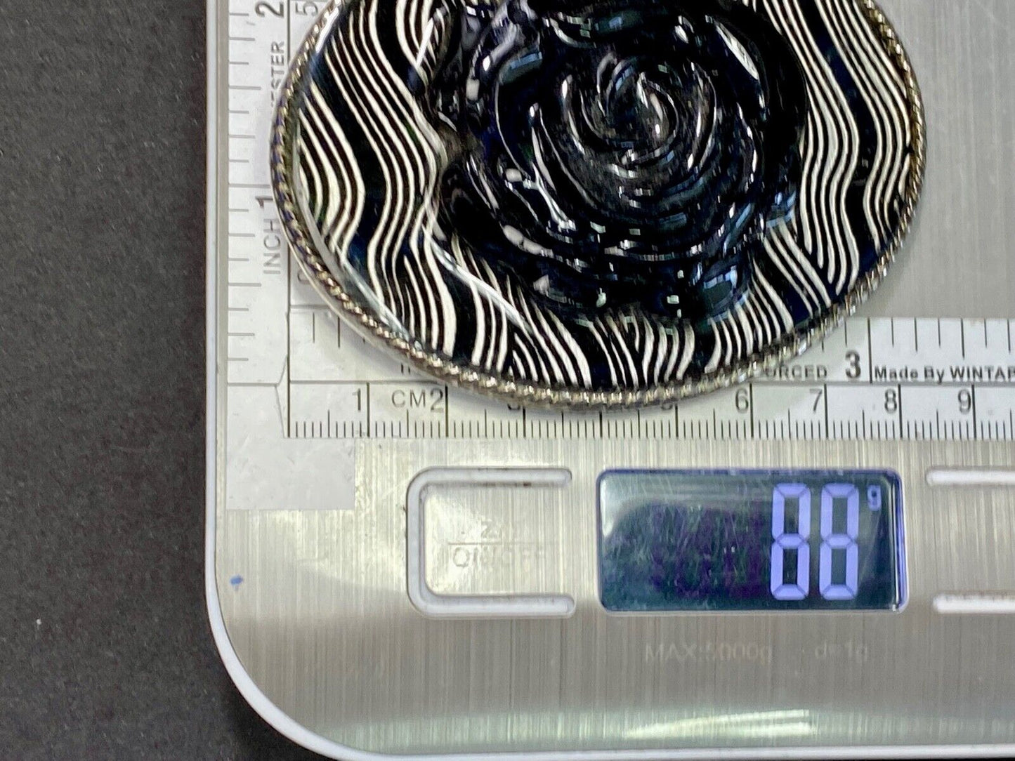 Trippy Black And White Flower Theme Wavy Lines Oval Belt Buckle 