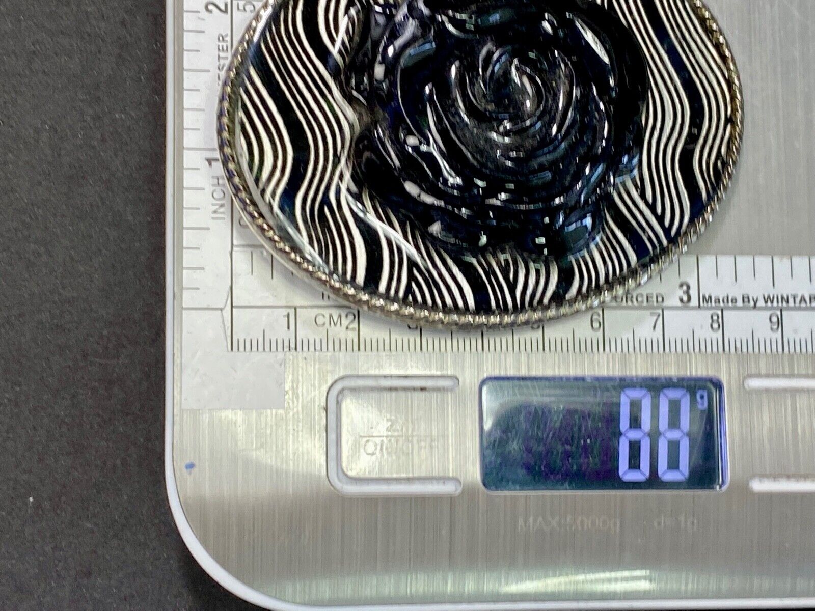 Trippy Black And White Flower Theme Wavy Lines Oval Belt Buckle 