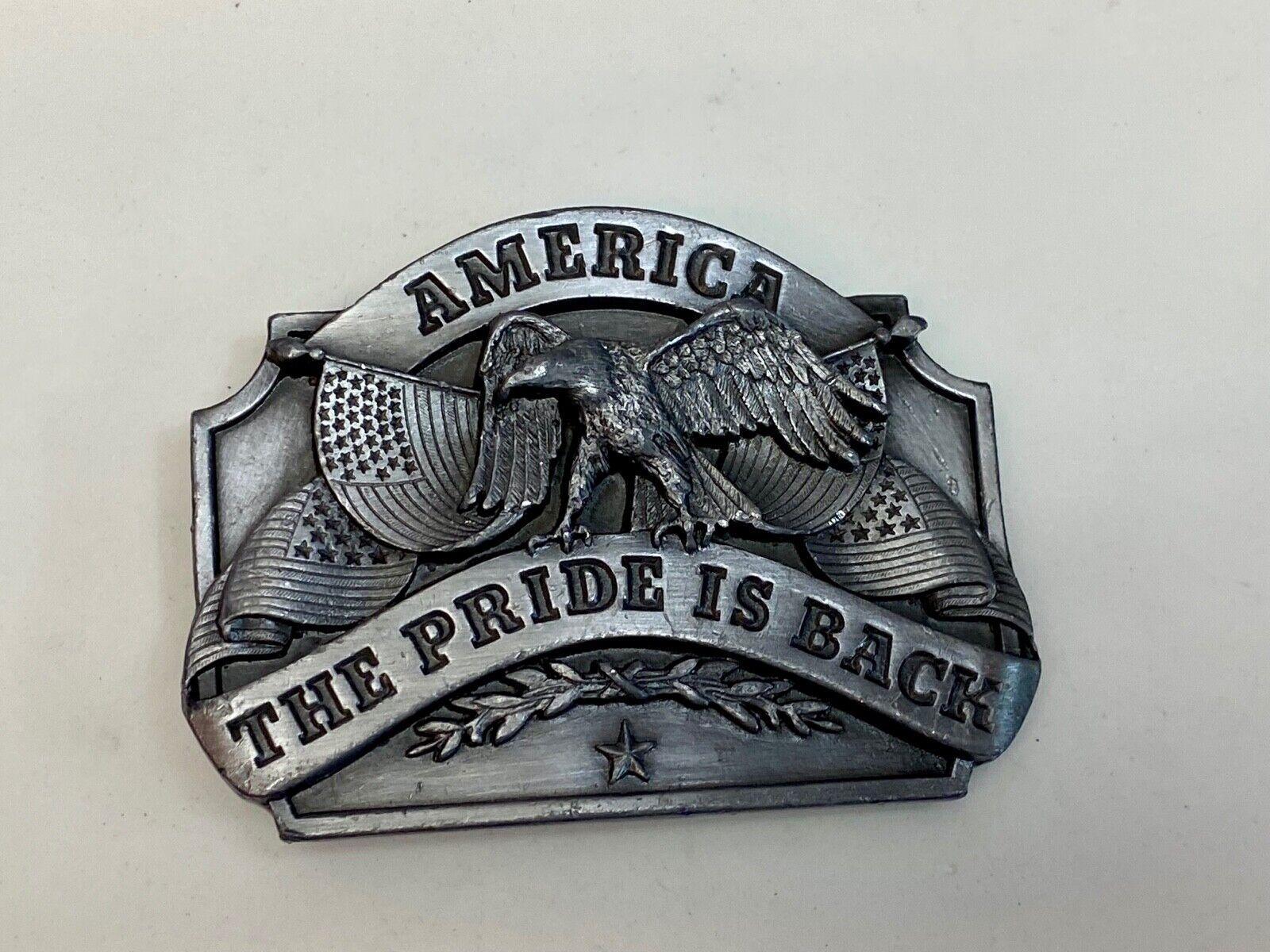 Vintage 1986 ***America*** The Pride Is Back Pewter Buckle By Siskiyou D-40