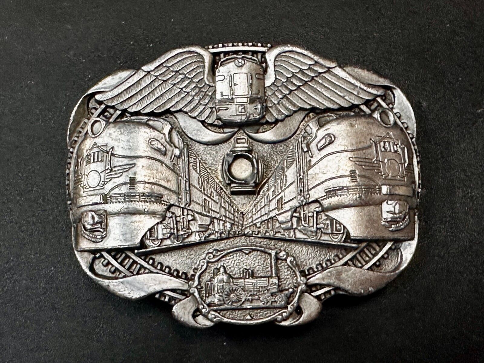 Two Train Engine Side by Side  RailRoad RR  1990's L-900 Bergamot Belt Buckle