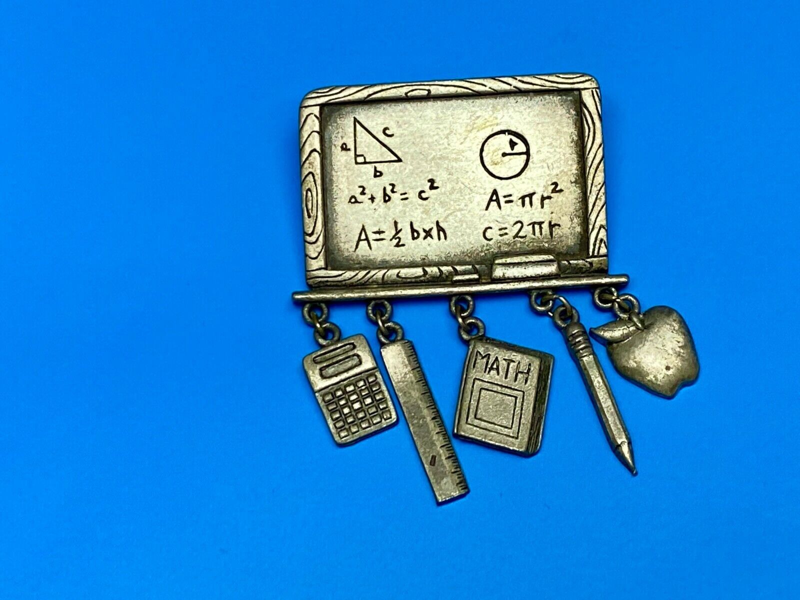 VINTAGE *J.J.*PEWTER MATH TEACHER CHALKBOARD BROOCH PIN W/THEMED FIGURAL DANGLES