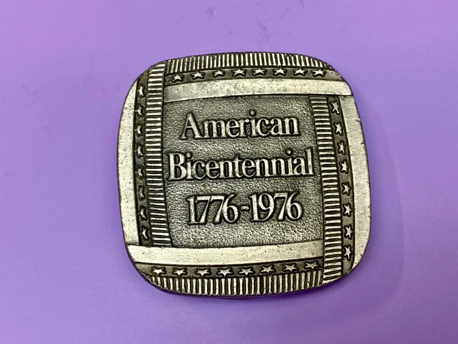 American Bicentennial - Patriotic United States vintage belt buckle by Bergamot