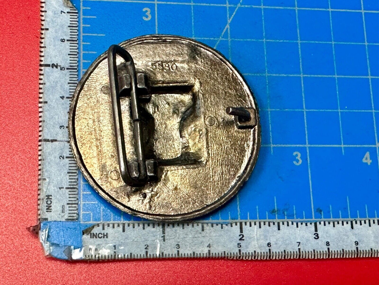Vintage Liberty Bell Bicentennial 1976 round belt buckle