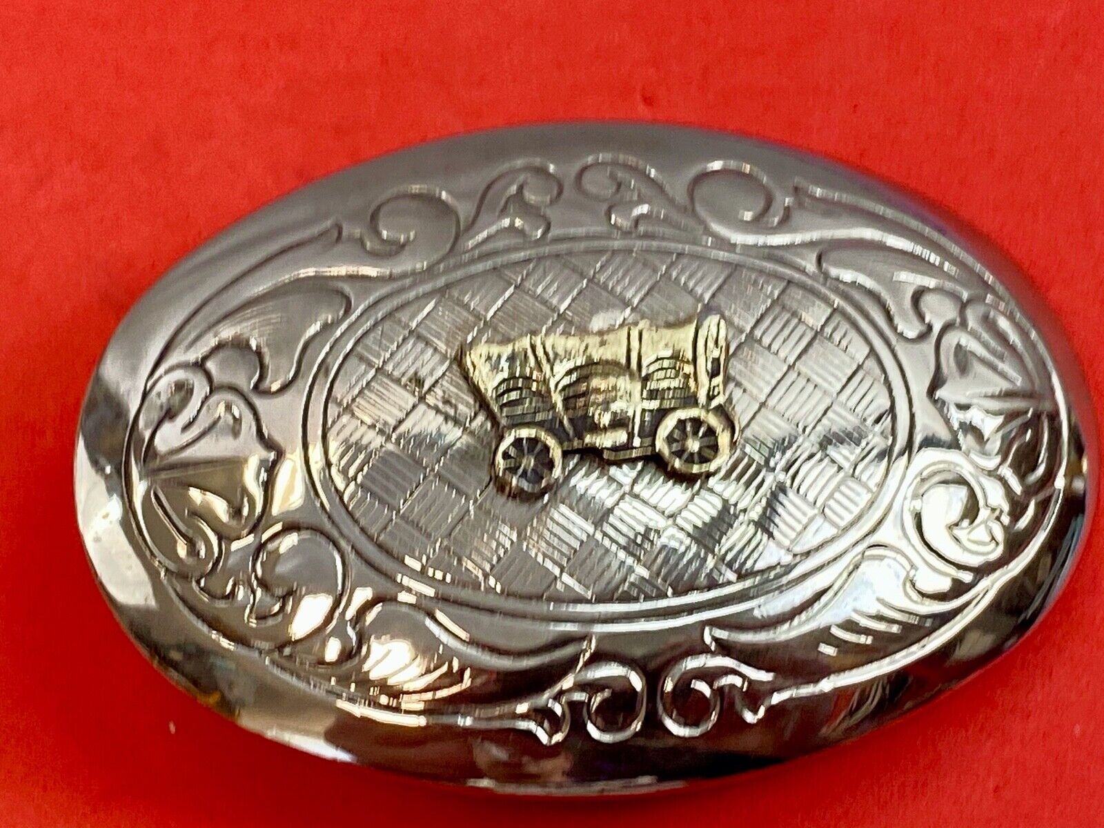 USA Made vintage western covered wagon engraved mixed metal belt buckle 