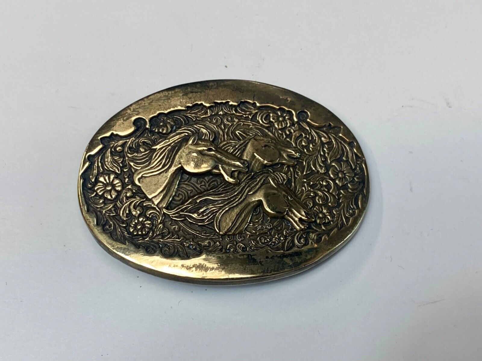 Three horse Heads  flower swirl First Edition belt buckle by Award Design Medals