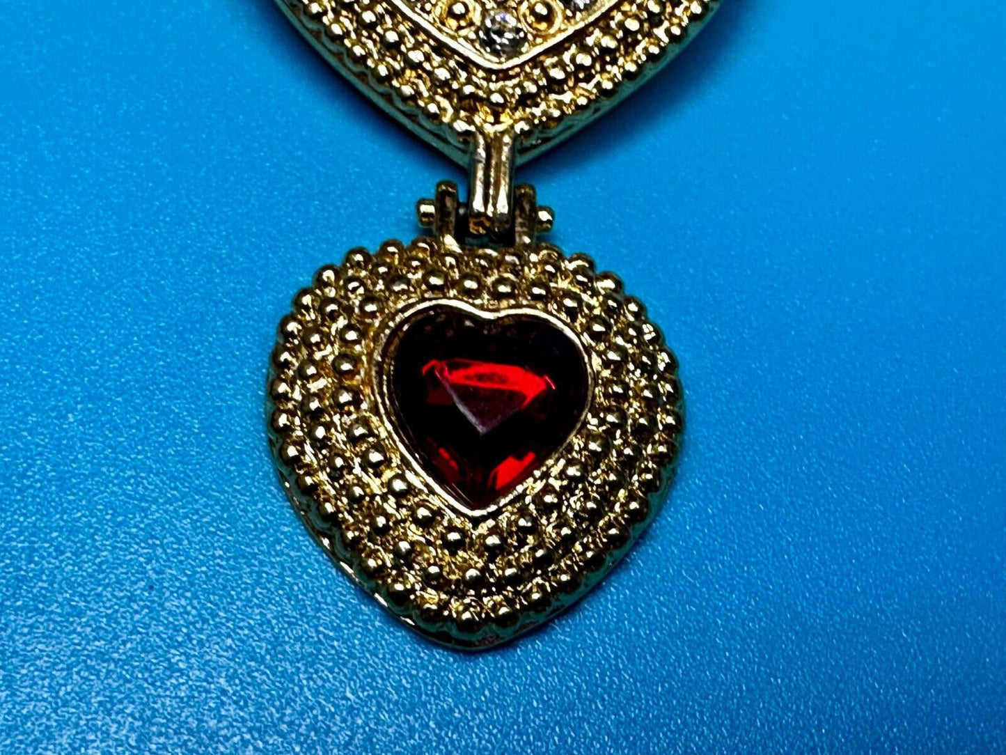 Victoria's Secret Double Heart Dangle Charm Red Ruby Large Gold Tone Brooch Pin